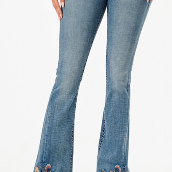 NWT Grace in LA denim mid rise flare with embellished flowers and slit at bottom - Picture 2 of 4